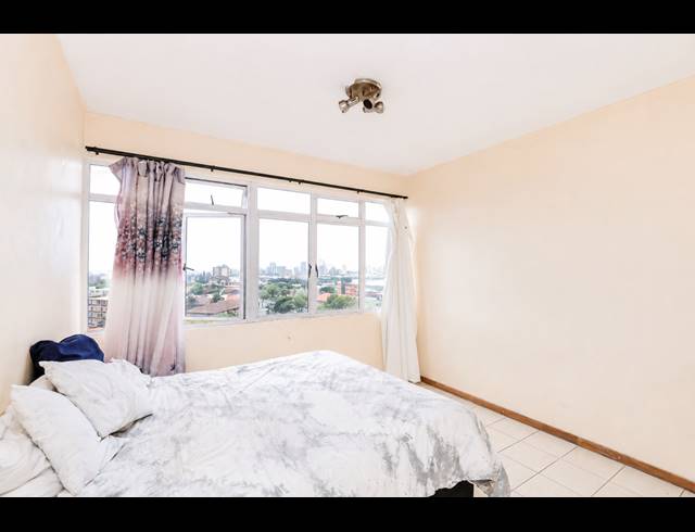1.5 BEDROOM APARTMENT FOR SALE IN ESSENWOOD